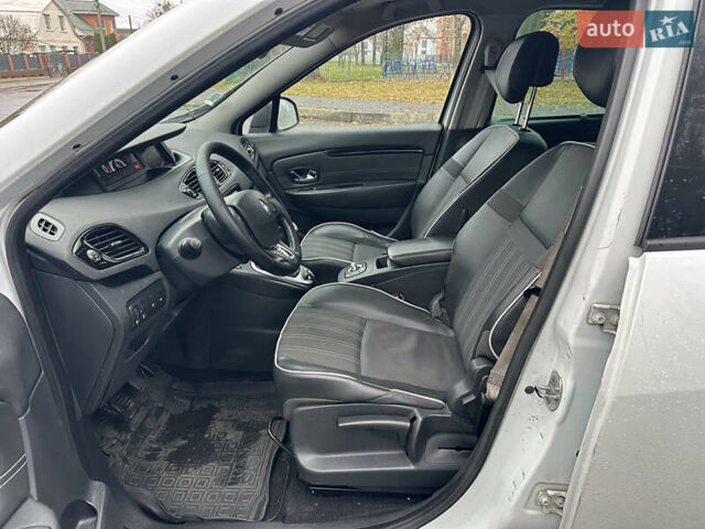 Білий Рено Сценік, об'ємом двигуна 1.46 л та пробігом 265 тис. км за 6550 $, фото 29 на Automoto.ua