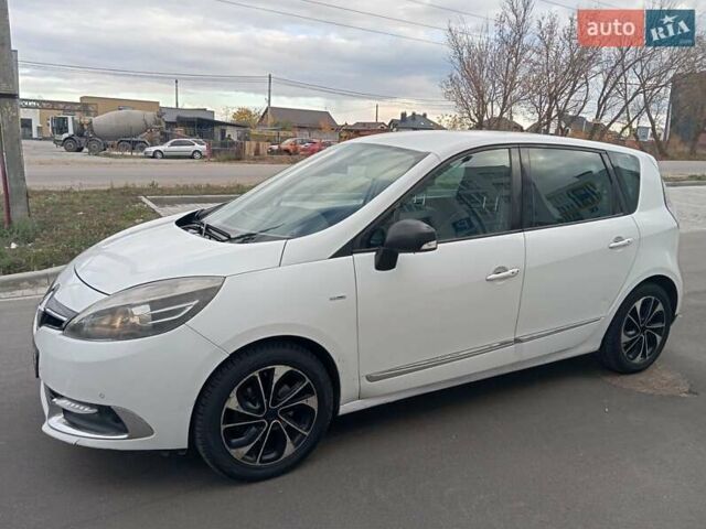 Белый Рено Сценик, объемом двигателя 1.5 л и пробегом 265 тыс. км за 6400 $, фото 3 на Automoto.ua