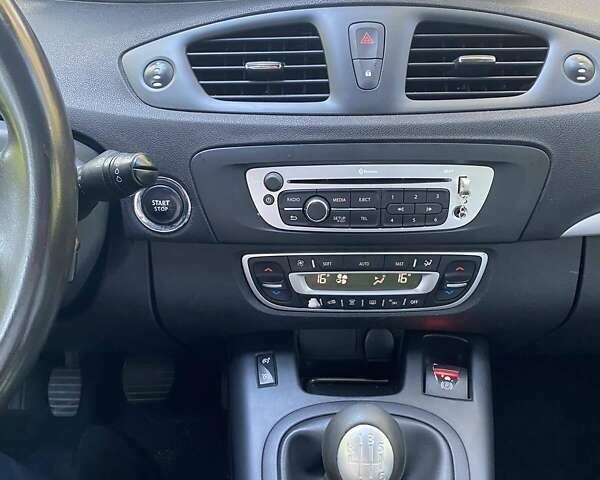 Білий Рено Сценік, об'ємом двигуна 1.46 л та пробігом 235 тис. км за 7600 $, фото 10 на Automoto.ua