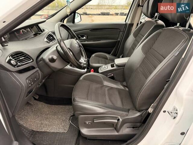 Білий Рено Сценік, об'ємом двигуна 1.5 л та пробігом 208 тис. км за 10500 $, фото 11 на Automoto.ua