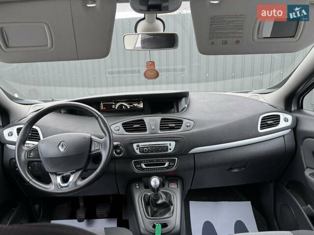 Белый Рено Сценик, объемом двигателя 1.46 л и пробегом 198 тыс. км за 9200 $, фото 67 на Automoto.ua