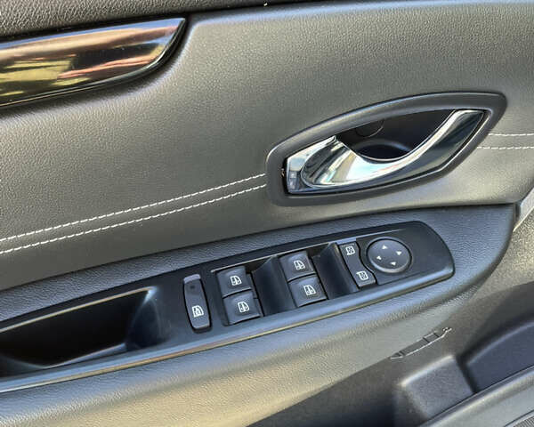 Білий Рено Сценік, об'ємом двигуна 1.46 л та пробігом 188 тис. км за 8700 $, фото 6 на Automoto.ua