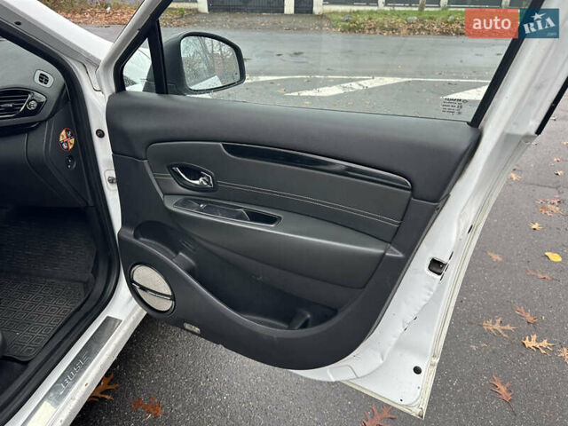 Білий Рено Сценік, об'ємом двигуна 1.46 л та пробігом 265 тис. км за 6550 $, фото 38 на Automoto.ua