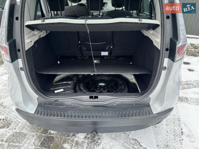 Белый Рено Сценик, объемом двигателя 1.46 л и пробегом 198 тыс. км за 9200 $, фото 78 на Automoto.ua