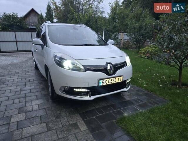 Рено Сценик 2014 в Ровно на Automoto.ua Белый Рено Сценик, объемом двигателя 1.5 л и пробегом 220 тыс. км за 11800 $, фото 9 на Automoto.ua