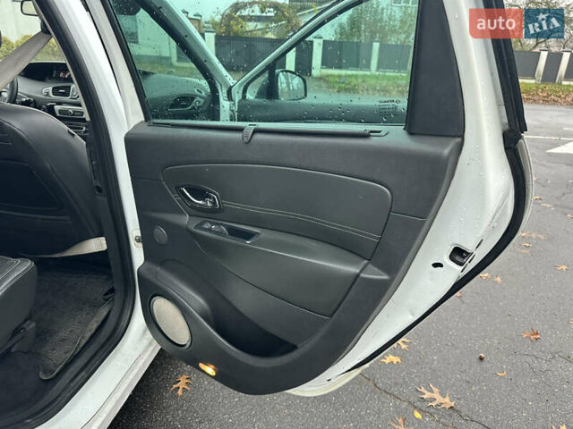 Білий Рено Сценік, об'ємом двигуна 1.46 л та пробігом 265 тис. км за 6550 $, фото 40 на Automoto.ua