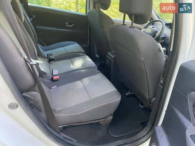 Білий Рено Сценік, об'ємом двигуна 1.46 л та пробігом 235 тис. км за 7600 $, фото 7 на Automoto.ua