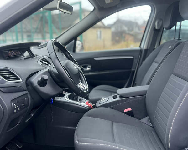 Білий Рено Сценік, об'ємом двигуна 1.46 л та пробігом 221 тис. км за 9700 $, фото 19 на Automoto.ua