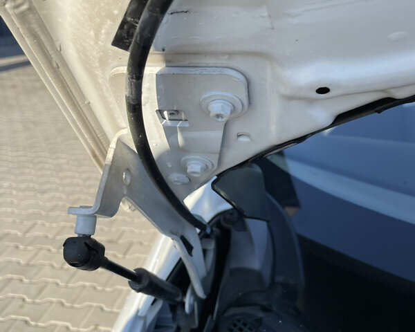 Білий Рено Сценік, об'ємом двигуна 1.46 л та пробігом 188 тис. км за 8700 $, фото 13 на Automoto.ua