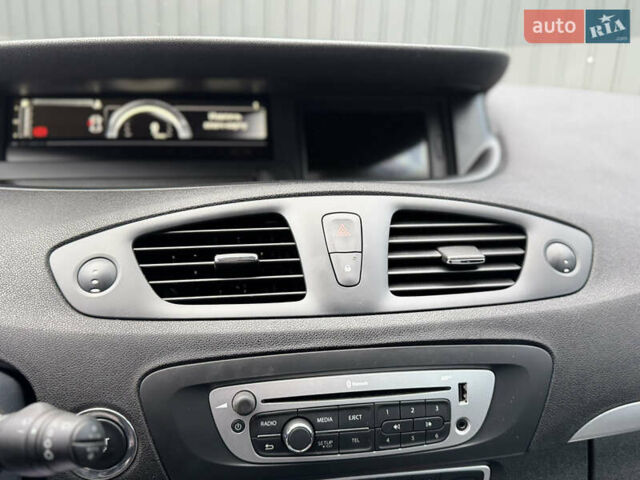 Белый Рено Сценик, объемом двигателя 1.46 л и пробегом 198 тыс. км за 9200 $, фото 54 на Automoto.ua