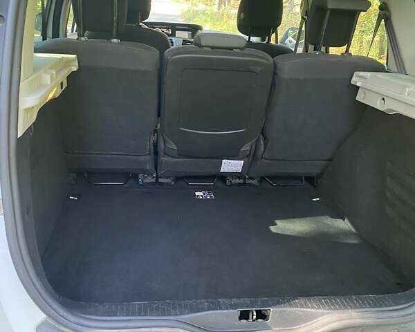 Білий Рено Сценік, об'ємом двигуна 1.46 л та пробігом 235 тис. км за 7600 $, фото 8 на Automoto.ua