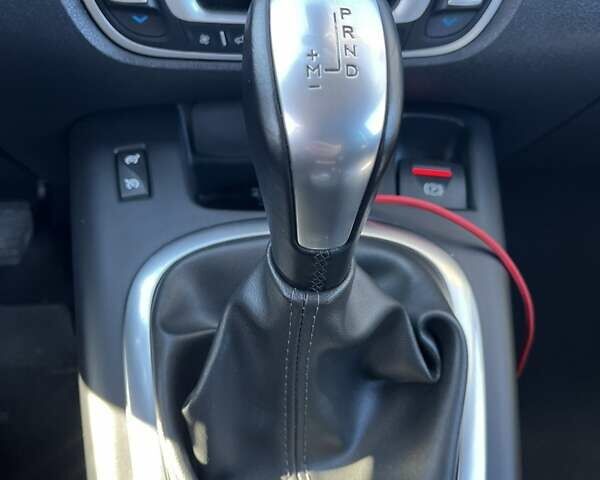 Білий Рено Сценік, об'ємом двигуна 2 л та пробігом 213 тис. км за 13200 $, фото 4 на Automoto.ua