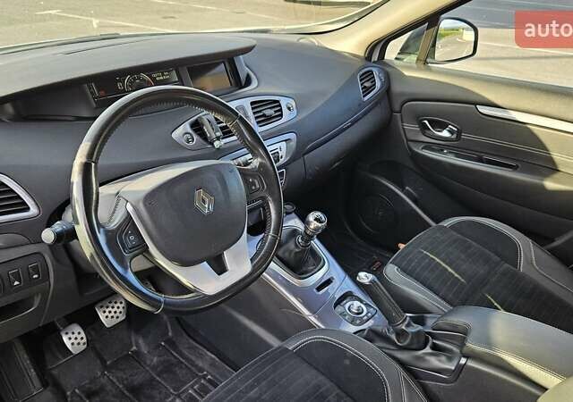 Білий Рено Сценік, об'ємом двигуна 1.6 л та пробігом 122 тис. км за 9800 $, фото 13 на Automoto.ua