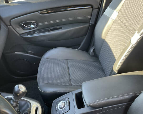 Білий Рено Сценік, об'ємом двигуна 1.46 л та пробігом 188 тис. км за 8700 $, фото 5 на Automoto.ua