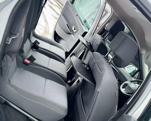 Белый Рено Сценик, объемом двигателя 1.46 л и пробегом 198 тыс. км за 9200 $, фото 82 на Automoto.ua