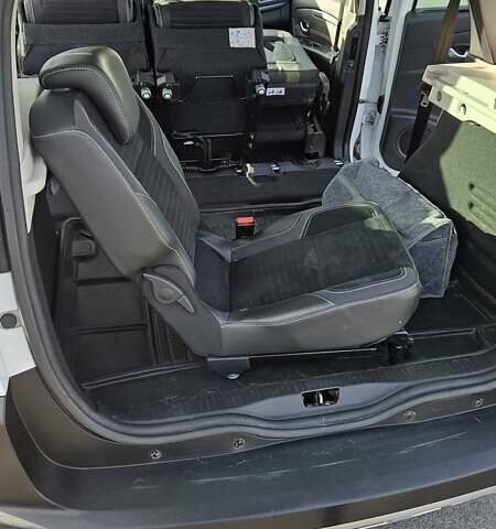 Білий Рено Сценік, об'ємом двигуна 1.6 л та пробігом 122 тис. км за 9800 $, фото 21 на Automoto.ua