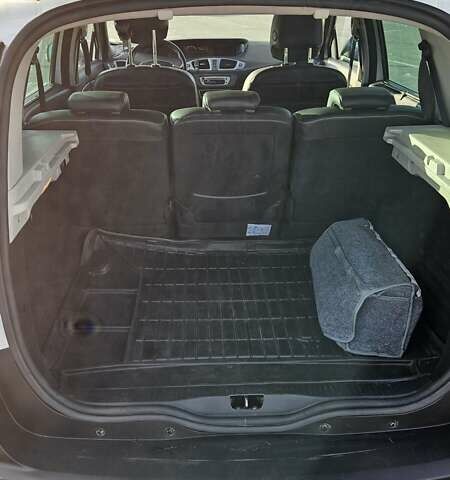 Білий Рено Сценік, об'ємом двигуна 1.6 л та пробігом 122 тис. км за 9800 $, фото 22 на Automoto.ua