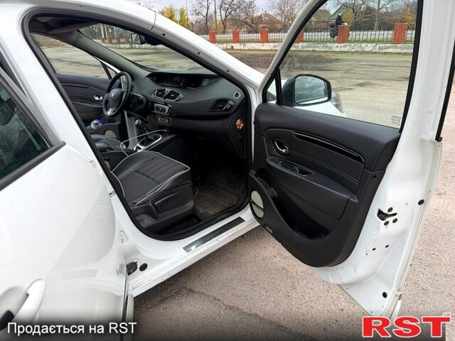 Белый Рено Сценик, объемом двигателя 1.5 л и пробегом 265 тыс. км за 6800 $, фото 11 на Automoto.ua