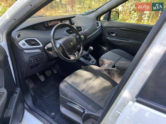 Білий Рено Сценік, об'ємом двигуна 1.46 л та пробігом 235 тис. км за 7600 $, фото 6 на Automoto.ua