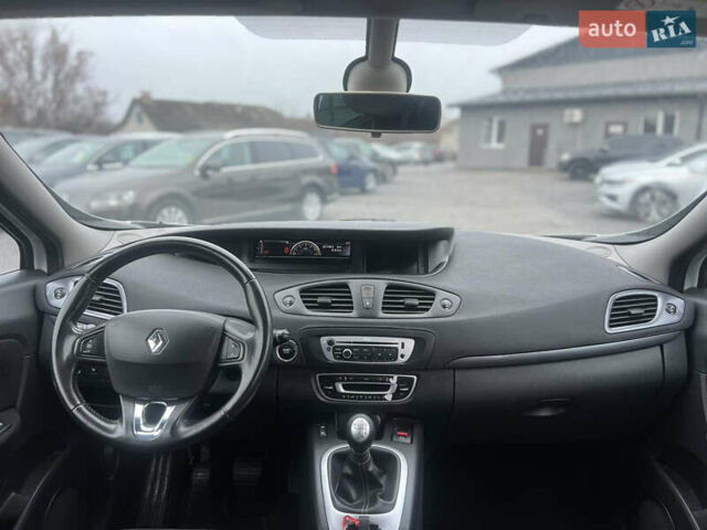 Білий Рено Сценік, об'ємом двигуна 1.46 л та пробігом 221 тис. км за 9700 $, фото 23 на Automoto.ua