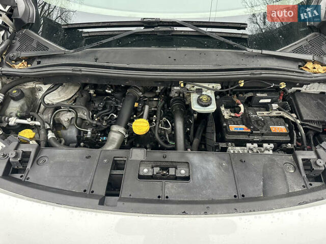 Білий Рено Сценік, об'ємом двигуна 1.46 л та пробігом 265 тис. км за 6550 $, фото 45 на Automoto.ua