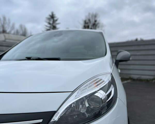 Белый Рено Сценик, объемом двигателя 1.46 л и пробегом 234 тыс. км за 7200 $, фото 8 на Automoto.ua