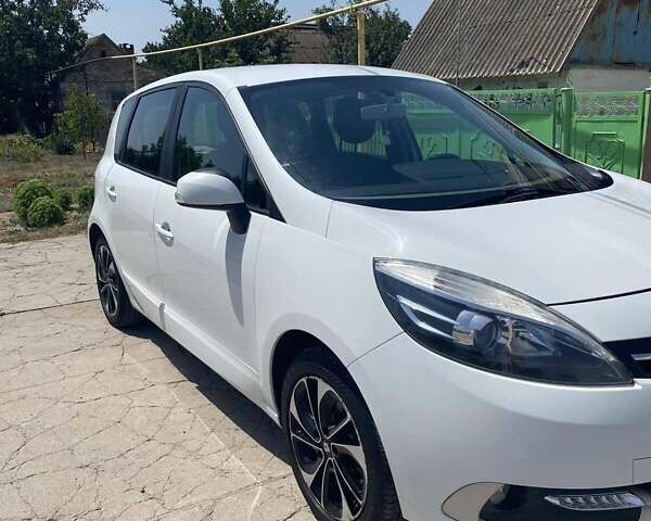 Белый Рено Сценик, объемом двигателя 1.46 л и пробегом 225 тыс. км за 11800 $, фото 5 на Automoto.ua