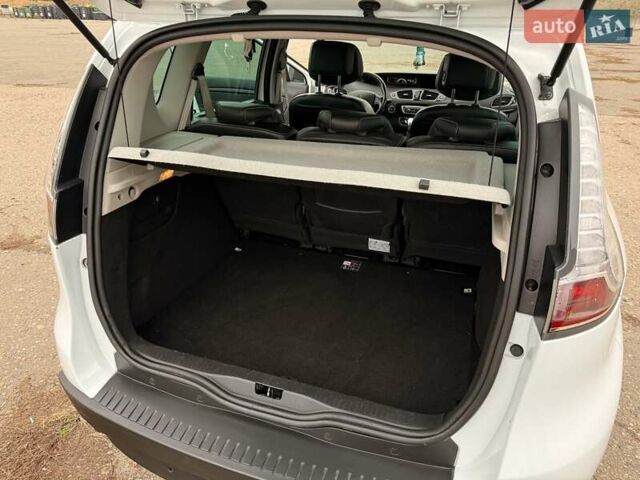 Білий Рено Сценік, об'ємом двигуна 1.5 л та пробігом 208 тис. км за 10500 $, фото 16 на Automoto.ua