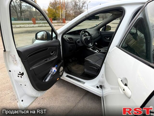 Белый Рено Сценик, объемом двигателя 1.5 л и пробегом 265 тыс. км за 6800 $, фото 7 на Automoto.ua