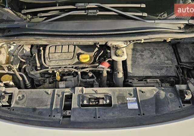 Білий Рено Сценік, об'ємом двигуна 1.6 л та пробігом 122 тис. км за 9800 $, фото 24 на Automoto.ua