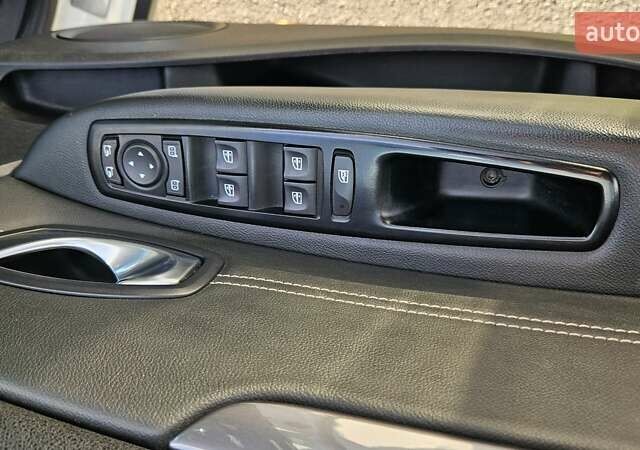 Білий Рено Сценік, об'ємом двигуна 1.6 л та пробігом 122 тис. км за 9800 $, фото 12 на Automoto.ua