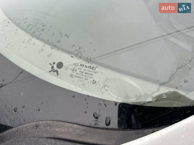 Білий Рено Сценік, об'ємом двигуна 1.46 л та пробігом 265 тис. км за 6550 $, фото 7 на Automoto.ua