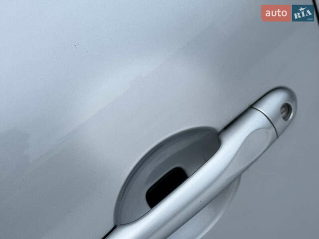 Белый Рено Сценик, объемом двигателя 1.46 л и пробегом 198 тыс. км за 9200 $, фото 21 на Automoto.ua