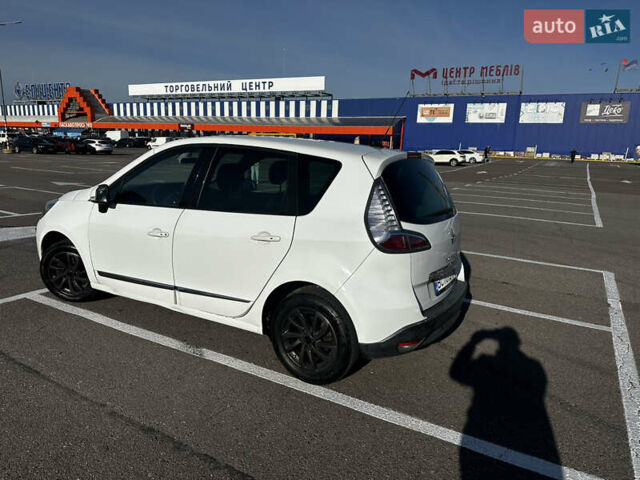 Белый Рено Сценик, объемом двигателя 1.46 л и пробегом 171 тыс. км за 8550 $, фото 3 на Automoto.ua