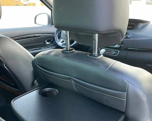 Белый Рено Сценик, объемом двигателя 1.46 л и пробегом 160 тыс. км за 10850 $, фото 12 на Automoto.ua