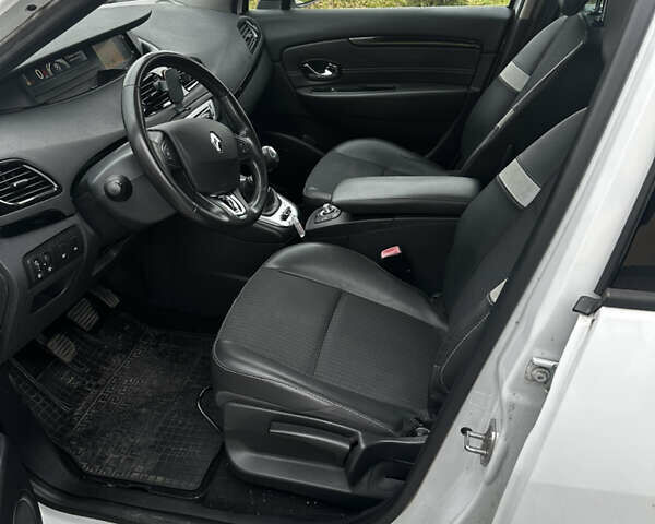 Белый Рено Сценик, объемом двигателя 1.46 л и пробегом 171 тыс. км за 8900 $, фото 8 на Automoto.ua