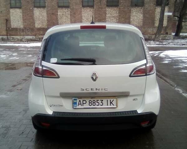 Белый Рено Сценик, объемом двигателя 1.46 л и пробегом 198 тыс. км за 7800 $, фото 5 на Automoto.ua