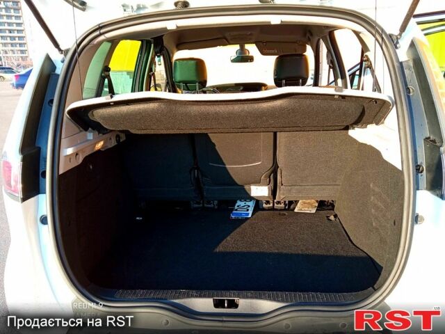 Белый Рено Сценик, объемом двигателя 15 л и пробегом 227 тыс. км за 8900 $, фото 7 на Automoto.ua