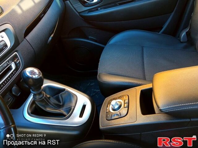 Белый Рено Сценик, объемом двигателя 15 л и пробегом 227 тыс. км за 8900 $, фото 5 на Automoto.ua