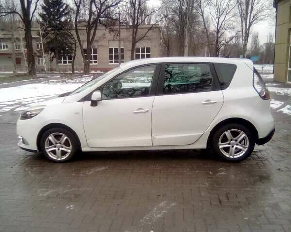 Белый Рено Сценик, объемом двигателя 1.46 л и пробегом 198 тыс. км за 7800 $, фото 4 на Automoto.ua
