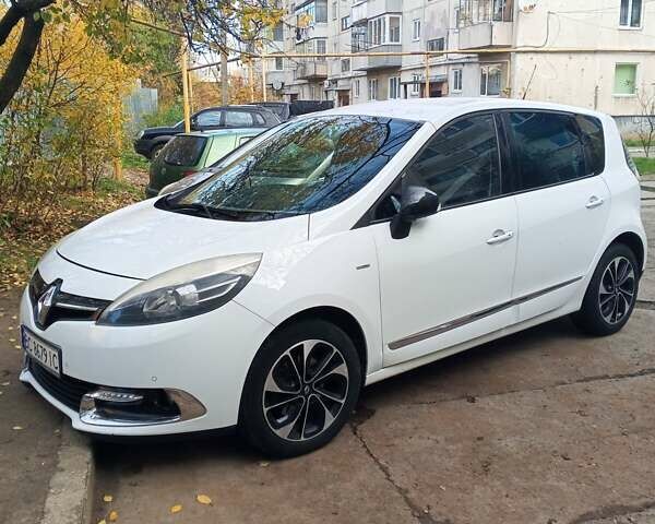 Рено Сценик 2015 в Львове на Automoto.ua Белый Рено Сценик, объемом двигателя 1.5 л и пробегом 190 тыс. км за 10000 $, фото 5 на Automoto.ua