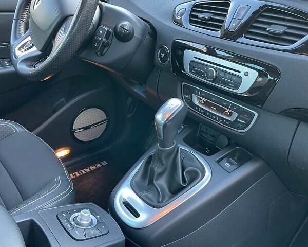 Белый Рено Сценик, объемом двигателя 1.46 л и пробегом 160 тыс. км за 10850 $, фото 10 на Automoto.ua