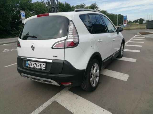 Белый Рено Сценик, объемом двигателя 1.5 л и пробегом 300 тыс. км за 10900 $, фото 1 на Automoto.ua