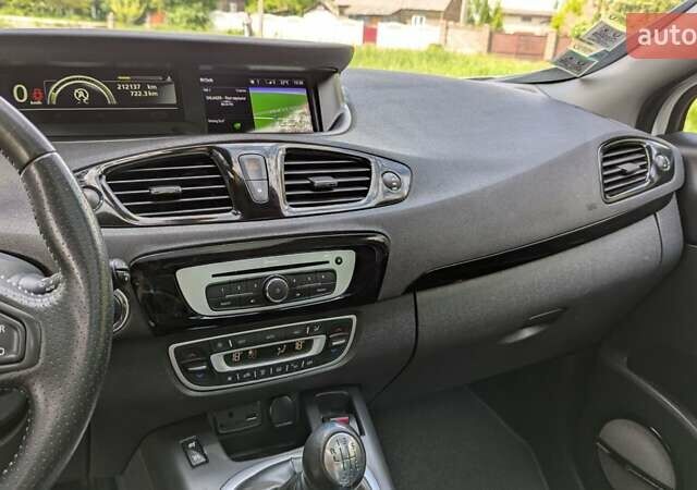 Рено Сценик 2015 в Дубно на Automoto.ua Белый Рено Сценик, объемом двигателя 1.46 л и пробегом 212 тыс. км за 10200 $, фото 28 на Automoto.ua