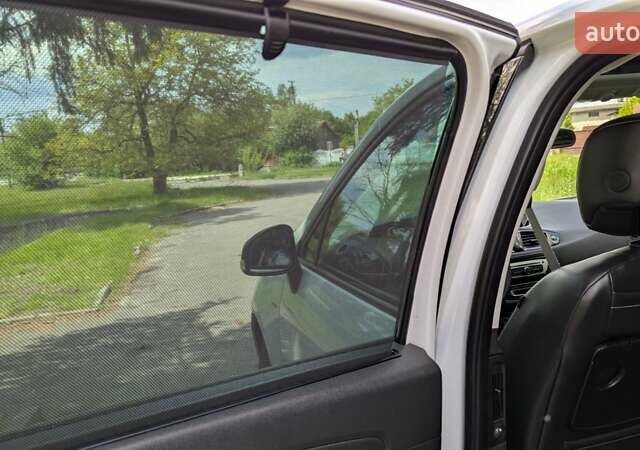 Рено Сценик 2015 в Дубно на Automoto.ua Белый Рено Сценик, объемом двигателя 1.46 л и пробегом 212 тыс. км за 10200 $, фото 24 на Automoto.ua