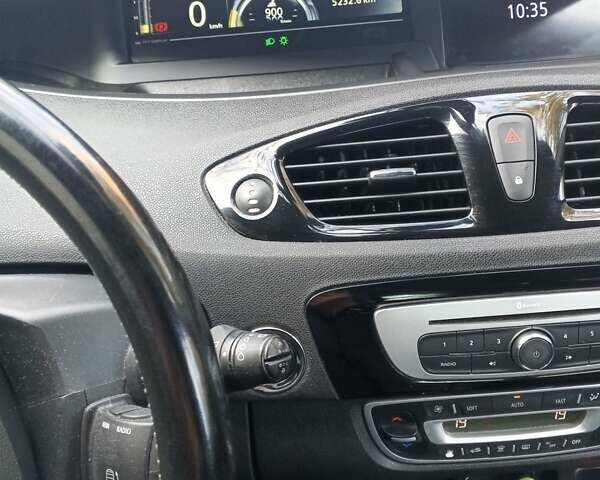 Рено Сценик 2015 в Львове на Automoto.ua Белый Рено Сценик, объемом двигателя 1.5 л и пробегом 190 тыс. км за 10000 $, фото 3 на Automoto.ua