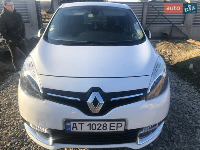 Белый Рено Сценик, объемом двигателя 1.6 л и пробегом 270 тыс. км за 11500 $, фото 16 на Automoto.ua