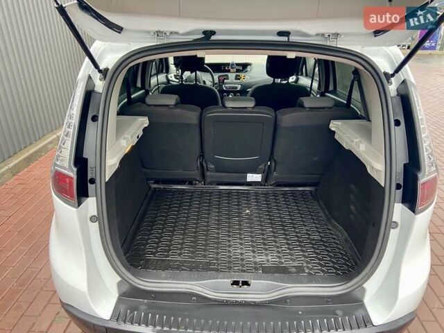 Білий Рено Сценік, об'ємом двигуна 1.46 л та пробігом 200 тис. км за 9900 $, фото 6 на Automoto.ua