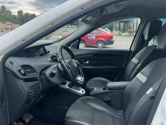 Білий Рено Сценік, об'ємом двигуна 1.46 л та пробігом 330 тис. км за 8900 $, фото 12 на Automoto.ua