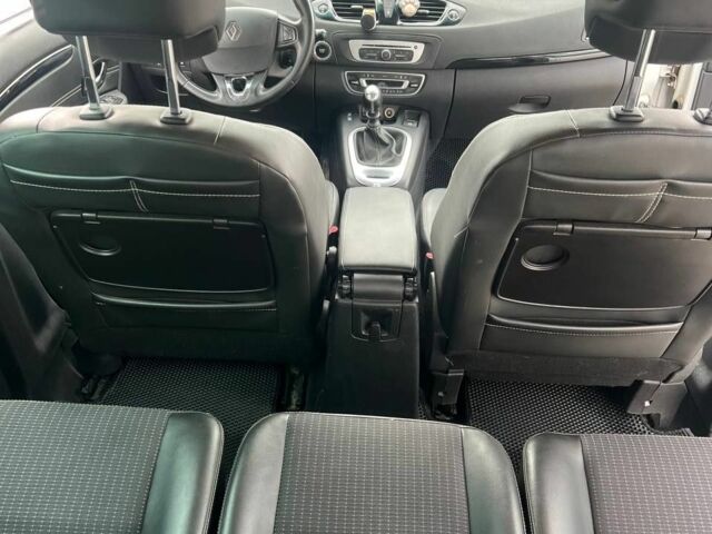 Білий Рено Сценік, об'ємом двигуна 1.46 л та пробігом 330 тис. км за 8900 $, фото 17 на Automoto.ua